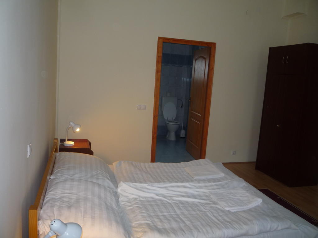 Hotel Aba Vezér Panzió és Étterem Abaújszántó Camera foto