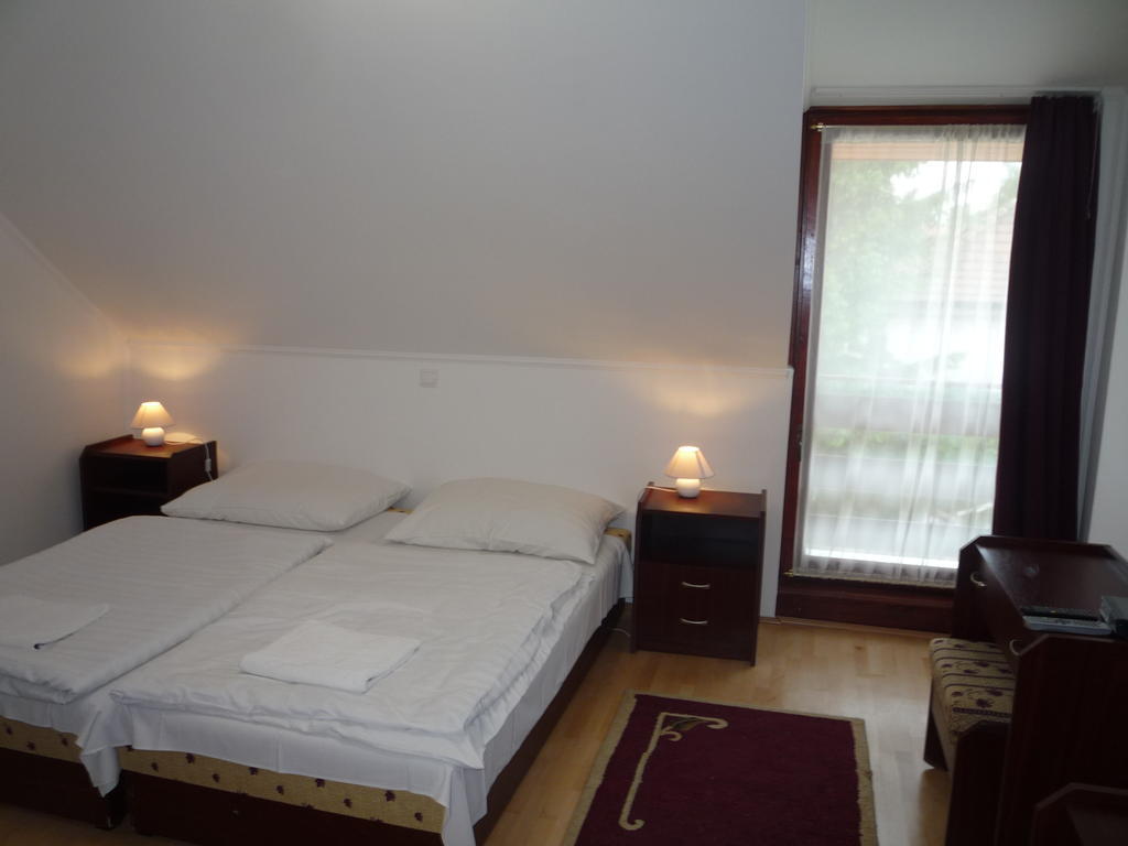 Hotel Aba Vezér Panzió és Étterem Abaújszántó Camera foto