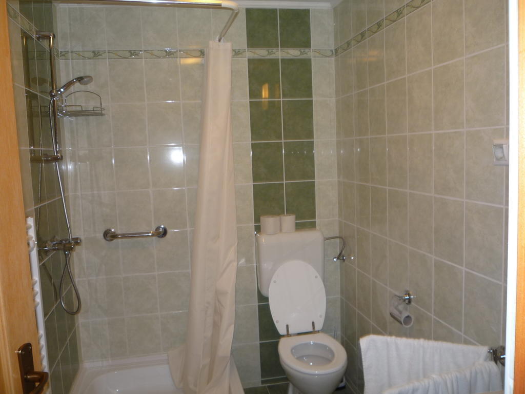 Hotel Aba Vezér Panzió és Étterem Abaújszántó Esterno foto