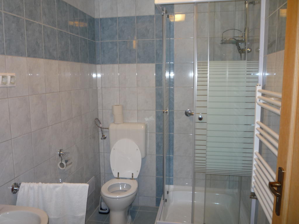 Hotel Aba Vezér Panzió és Étterem Abaújszántó Camera foto